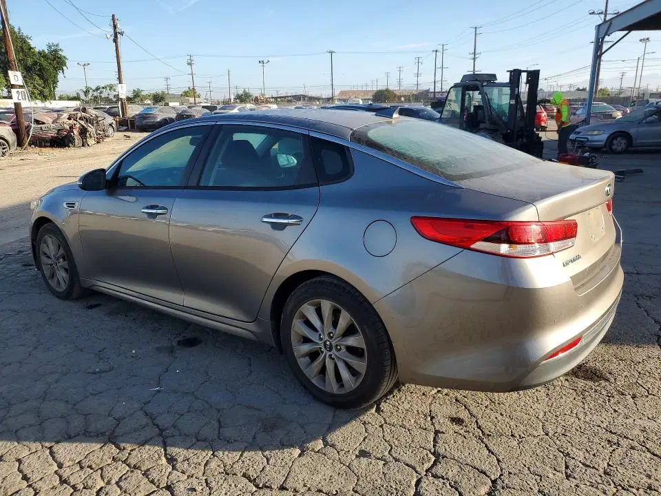 2018 KIA Optima VIN 5XXGT4L38JG264148 фото 2