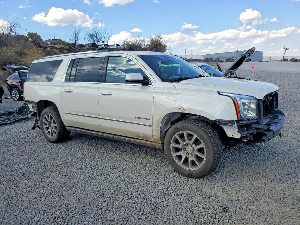 2015 GMC YUKON XL VIN 1GKS2JKJ7FR608749 фото 4