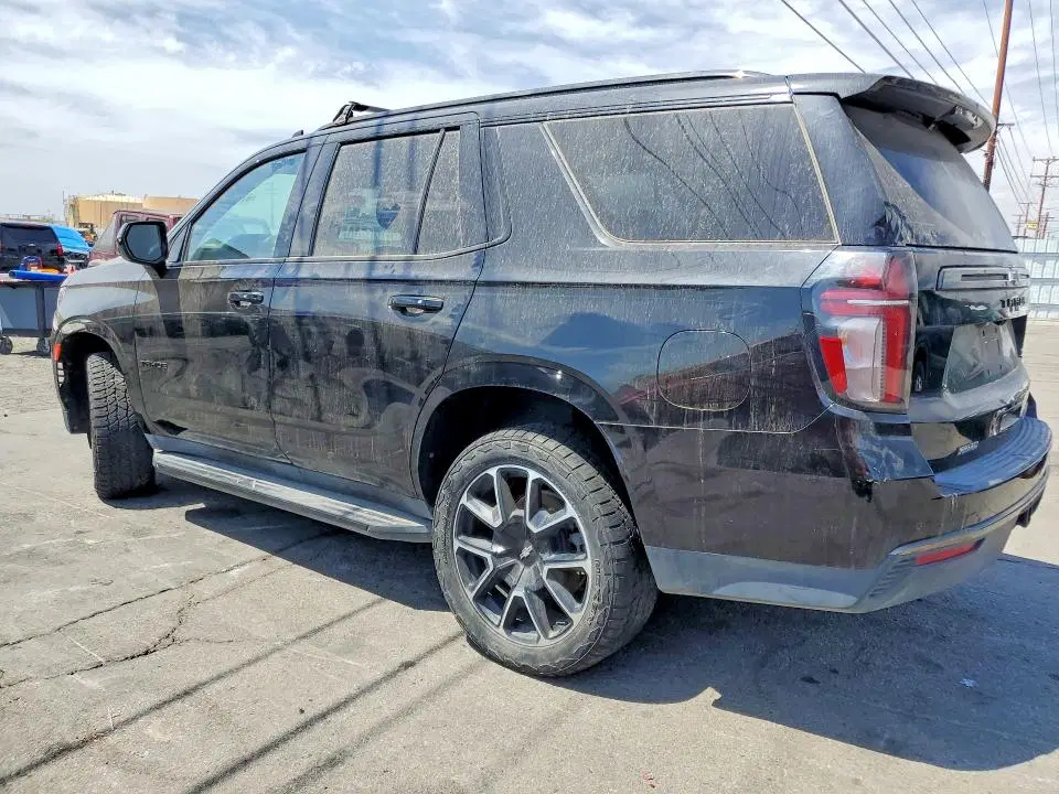 2021 Chevrolet Tahoe VIN 1GNSKRKT6MR361725 фото 2