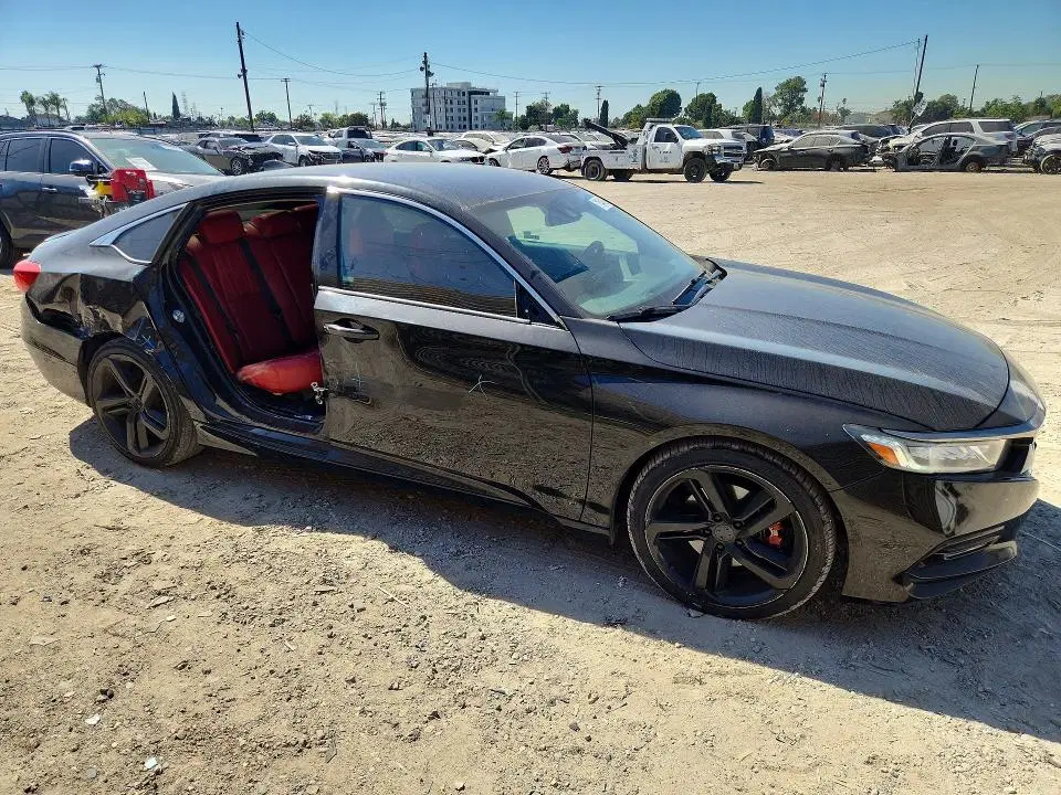 2018 Honda Accord VIN 1HGCV1F32JA199121 фото 4