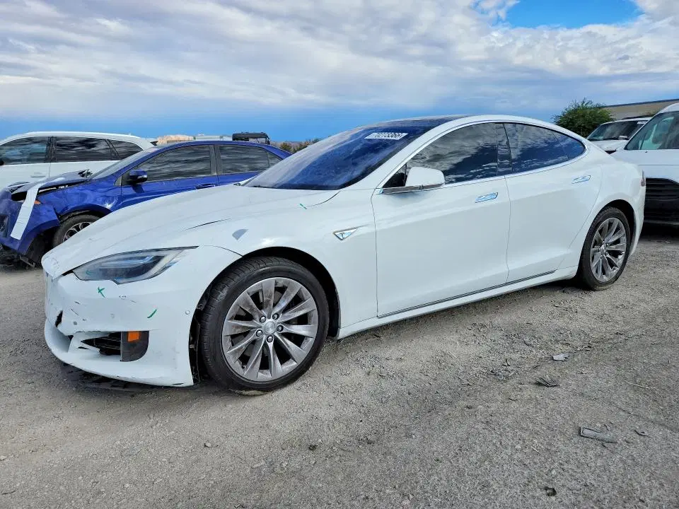 5YJSA1E12GF160664 — 2016 Tesla Model S, Передняя часть (Front End), фото до ремонта