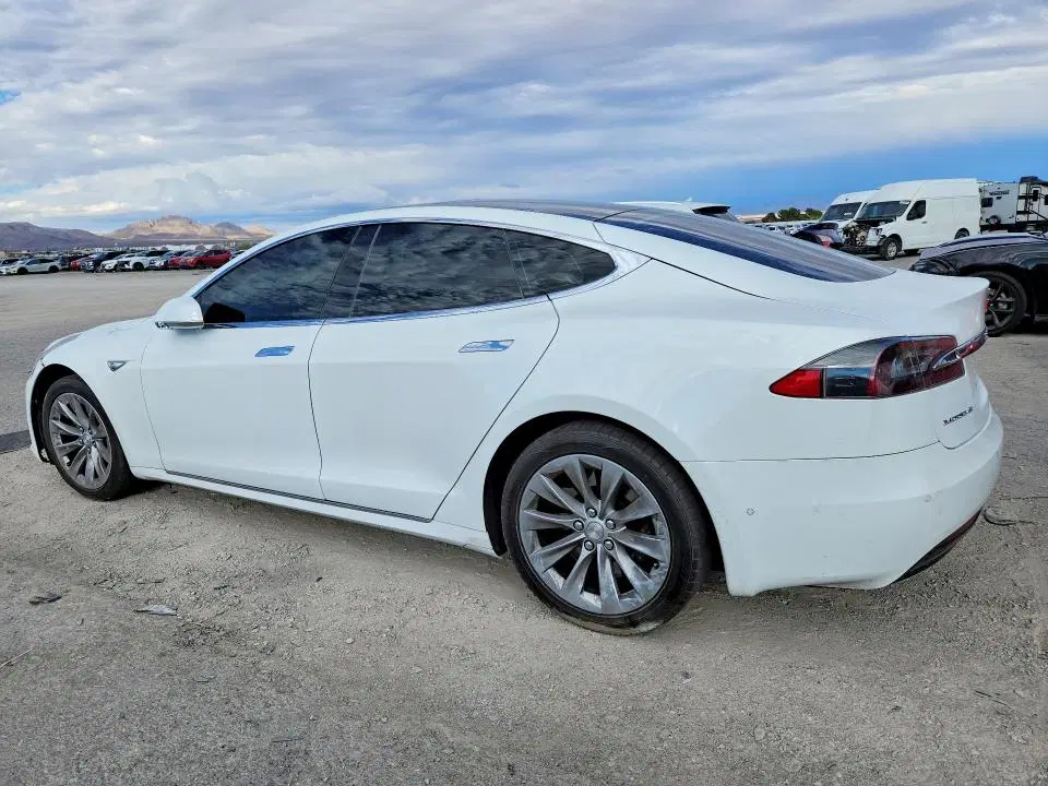 2016 Tesla MODEL S VIN 5YJSA1E12GF160664 фото 2