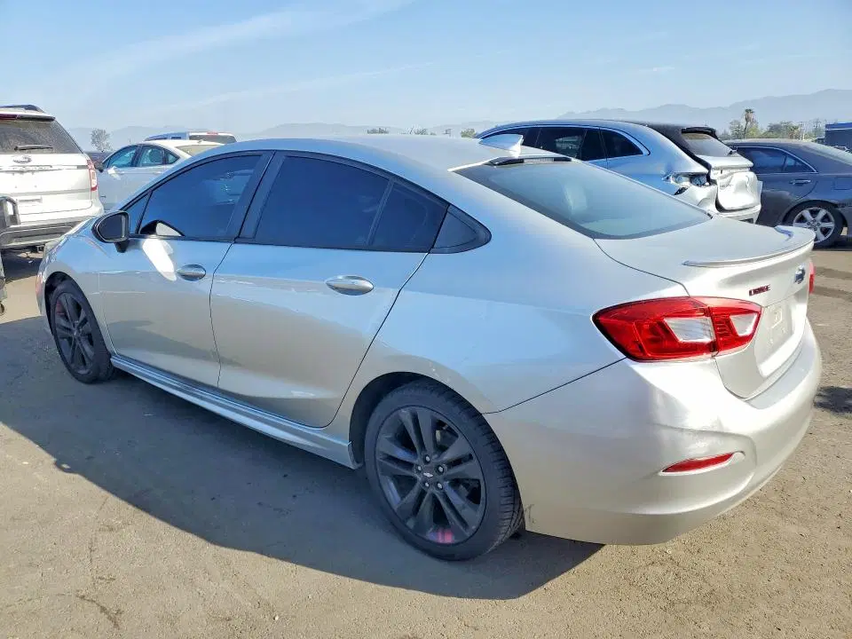 2018 Chevrolet Cruze VIN 1G1BE5SM2J7124974 фото 2