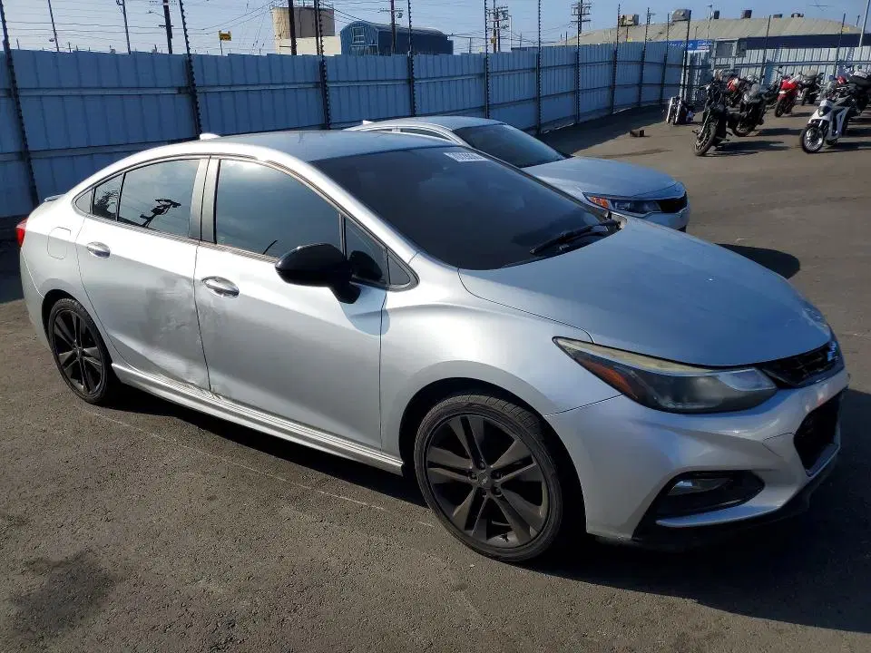 2018 Chevrolet Cruze VIN 1G1BE5SM2J7124974 фото 4