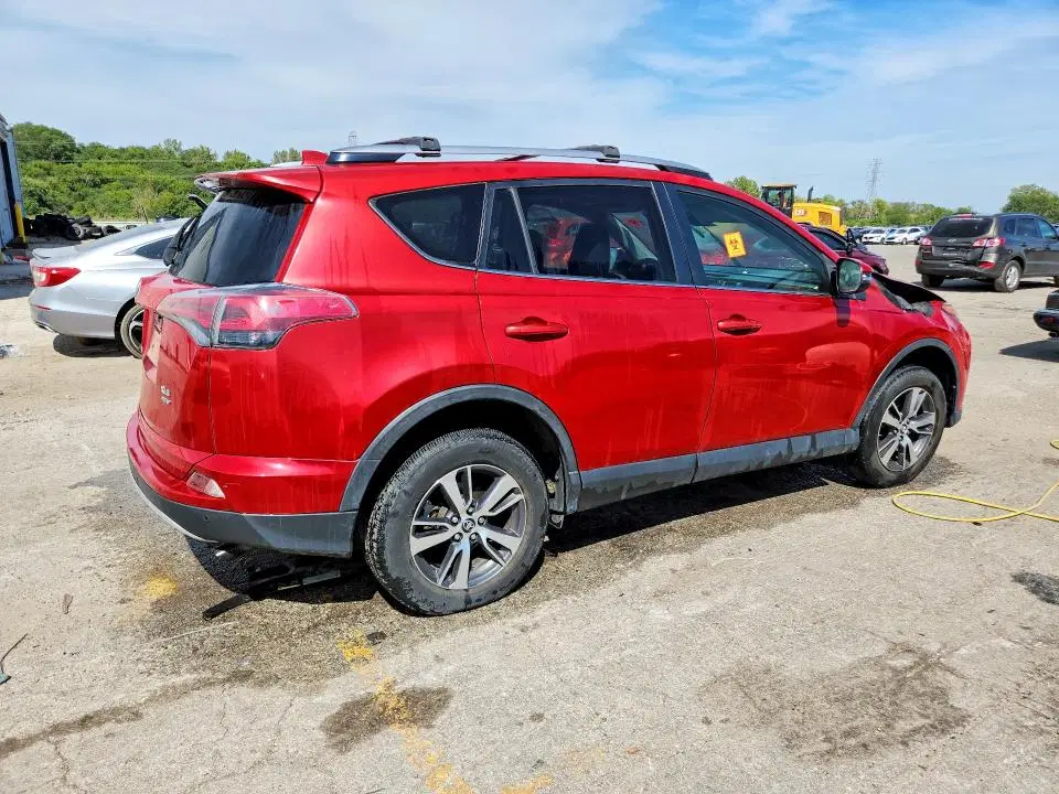 2017 TOYOTA RAV4 VIN JTMRFREV5HJ108022 фото 3
