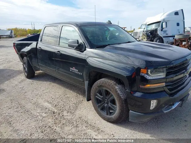 3GCUKREC1JG528419 — 2018 Chevrolet Silverado 1500 LT Crew Cab, Задняя часть, фото до ремонта