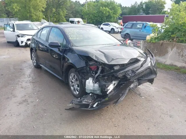 5YFBPRBE4LP130553 — 2020 Toyota Corolla LE, передняя часть, фото до ремонта
