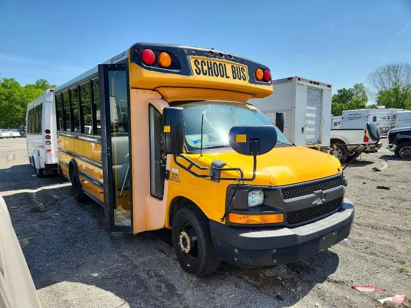 1GB3G3BL8D1168698 — 2013 Collins Bantam G3500, мелкие вмятины и царапины, фото до ремонта