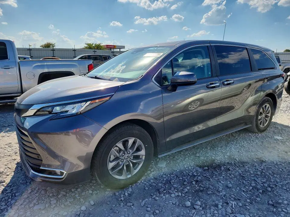 5TDYRKEC7PS158057 — 2023 Toyota Sienna, Мелкие вмятины и царапины, фото до ремонта