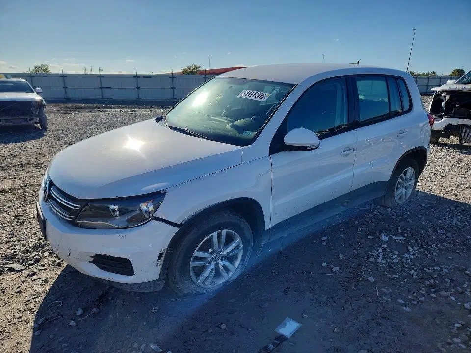 WVGBV7AX7DW535453 — 2013 Volkswagen Tiguan, мелкие вмятины и царапины, фото до ремонта