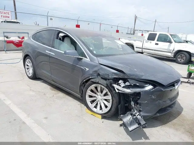 5YJXCBE25JF115708 — 2018 Tesla Model X 100D/75D/P100D, Передняя часть справа (Right Front), фото до ремонта