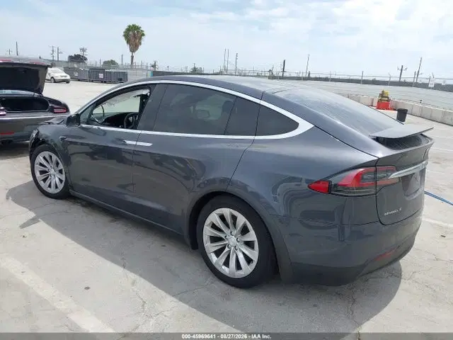 2018 Tesla Model X 100d/75d/p100d VIN 5YJXCBE25JF115708 фото 3