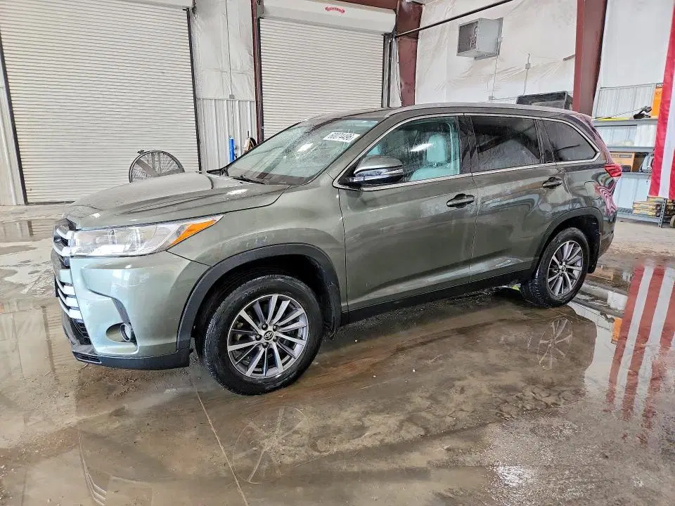 5TDJZRFH7KS979592 — 2019 Toyota Highlander, Передняя часть, фото до ремонта