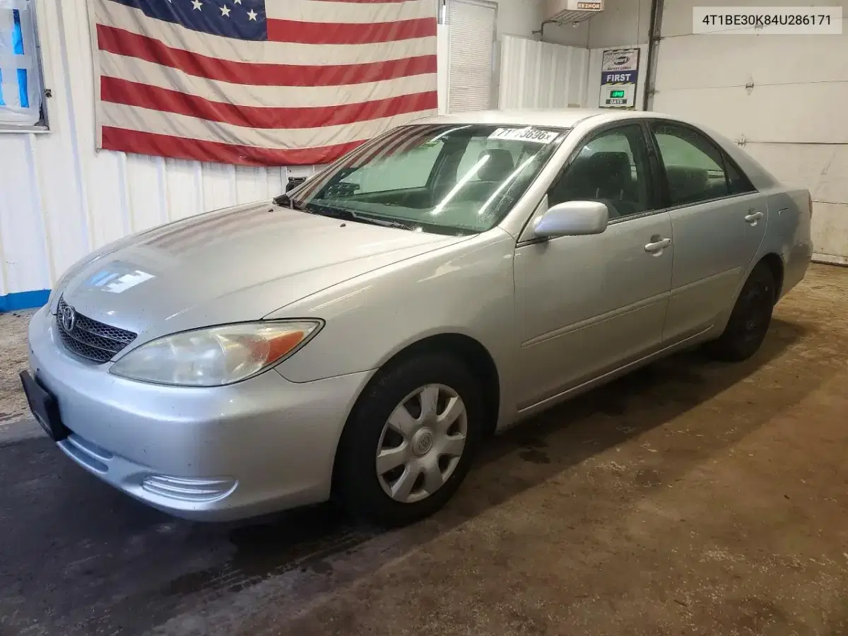 4T1BE30K84U286171 — 2004 Toyota Camry, мелкие вмятины и царапины, фото до ремонта