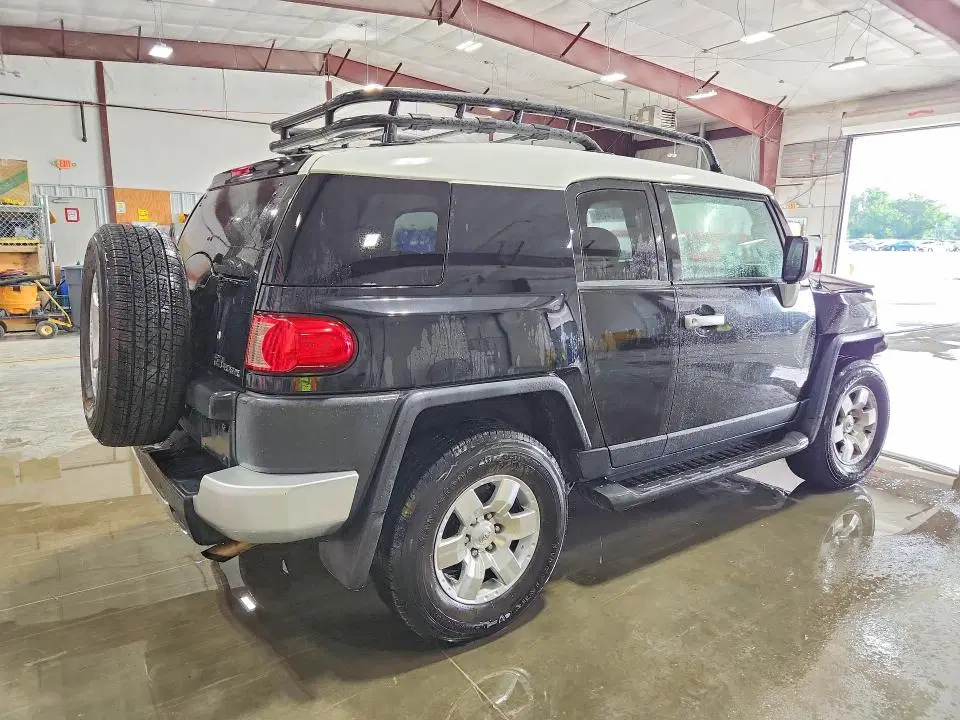 2007 TOYOTA FJ CRUISER VIN JTEZU11F170012362 фото 3