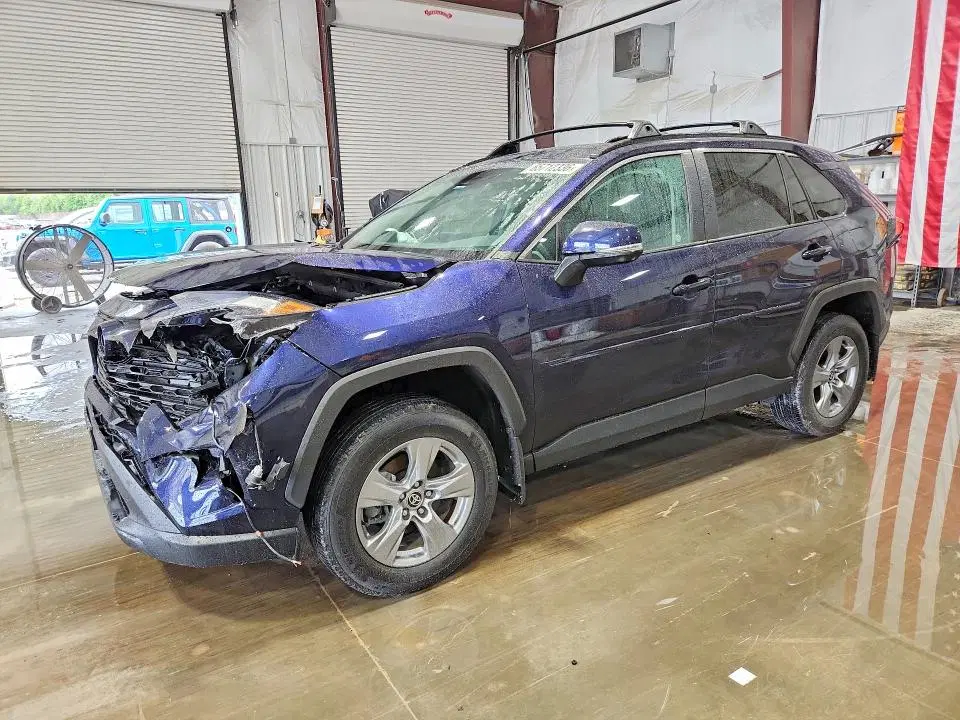 2T3P1RFV7RW429745 — 2024 Toyota RAV4, Передняя часть, фото до ремонта