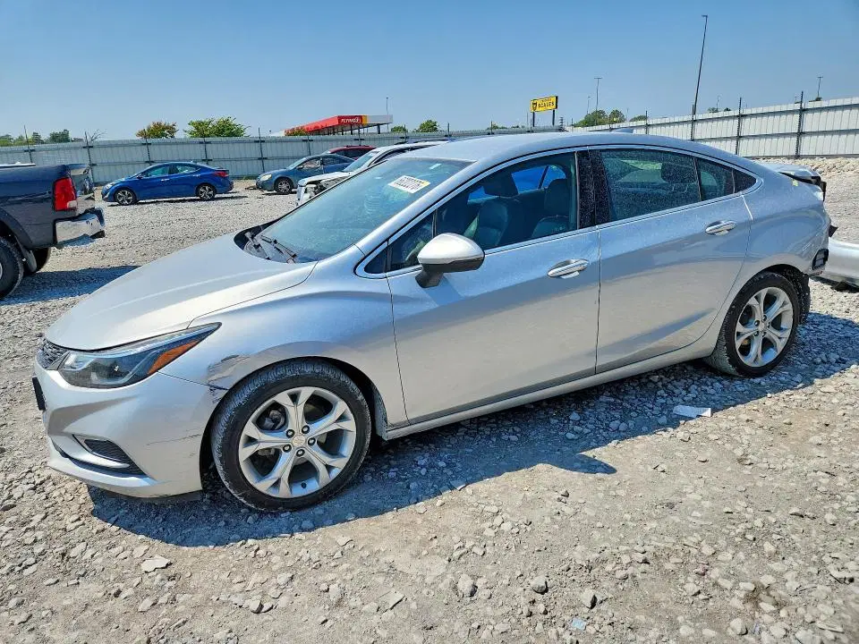 1G1BF5SM0J7177119 — 2018 Chevrolet Cruze, Задняя часть, фото до ремонта