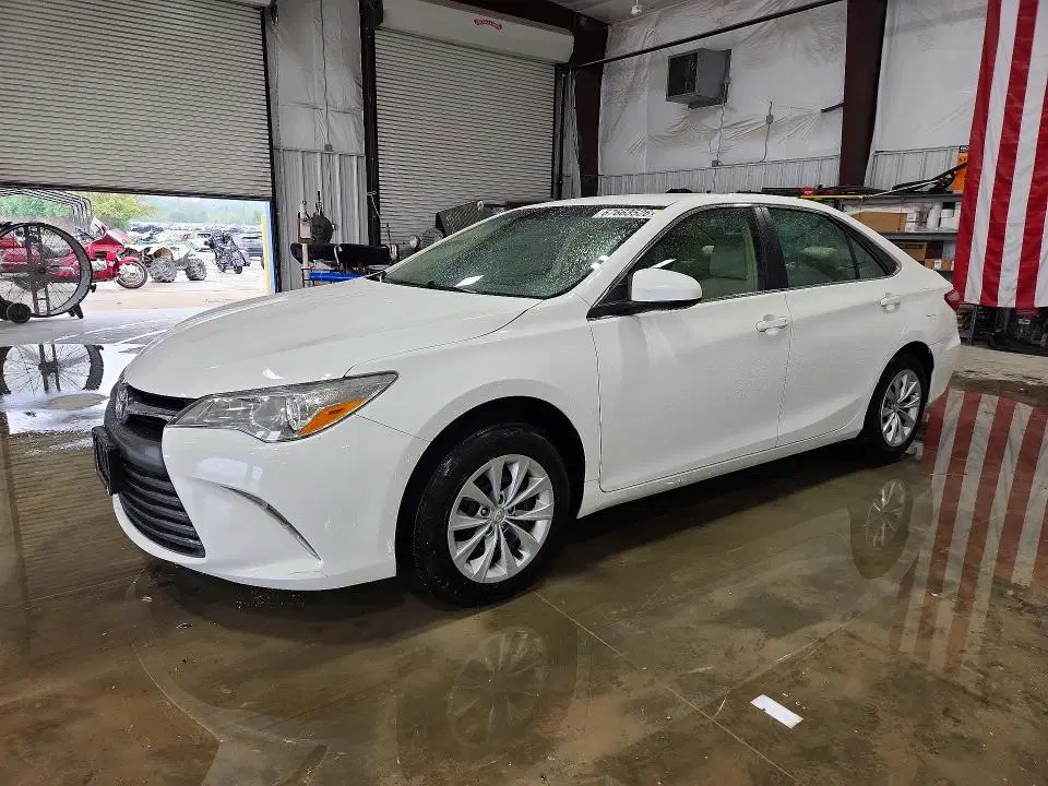 4T4BF1FKXGR556617 — 2016 Toyota Camry, Боковая часть, фото до ремонта