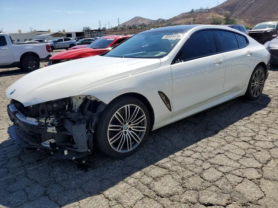 WBAGV8C08LCE22465 — 2020 BMW M850XI, Передняя часть (Front End), фото до ремонта