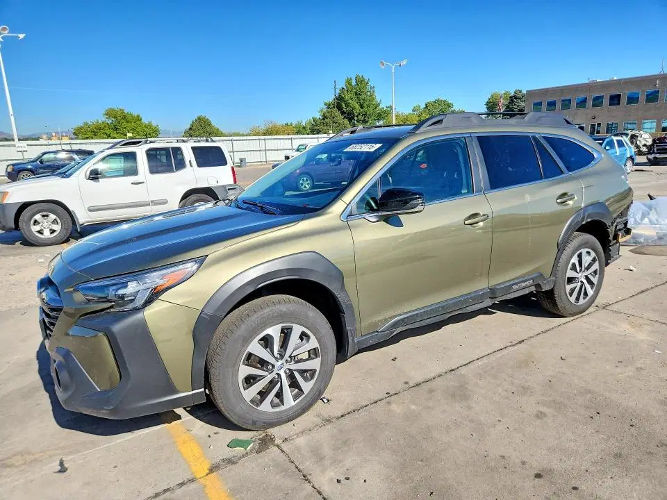 4S4BTADC2S3213619 — 2025 Subaru Outback, задняя часть, фото до ремонта