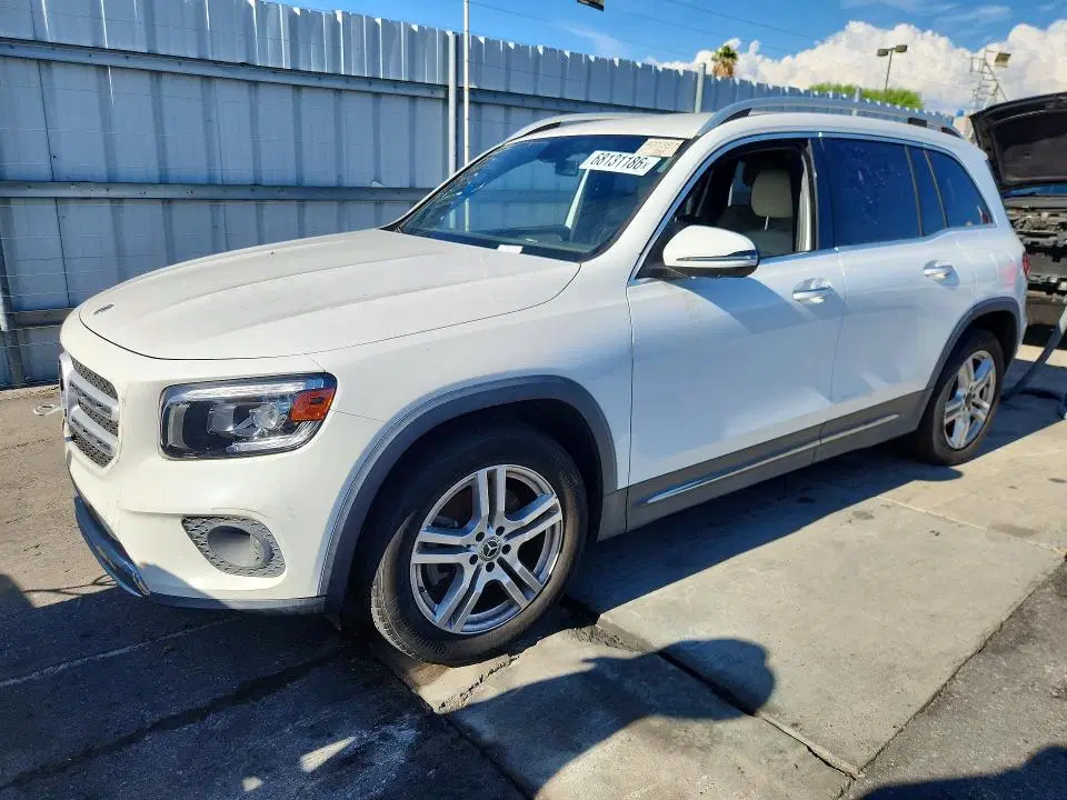 W1N4M4HB8LW023197 — 2020 Mercedes-Benz GLB, Передняя часть (Front End), фото до ремонта