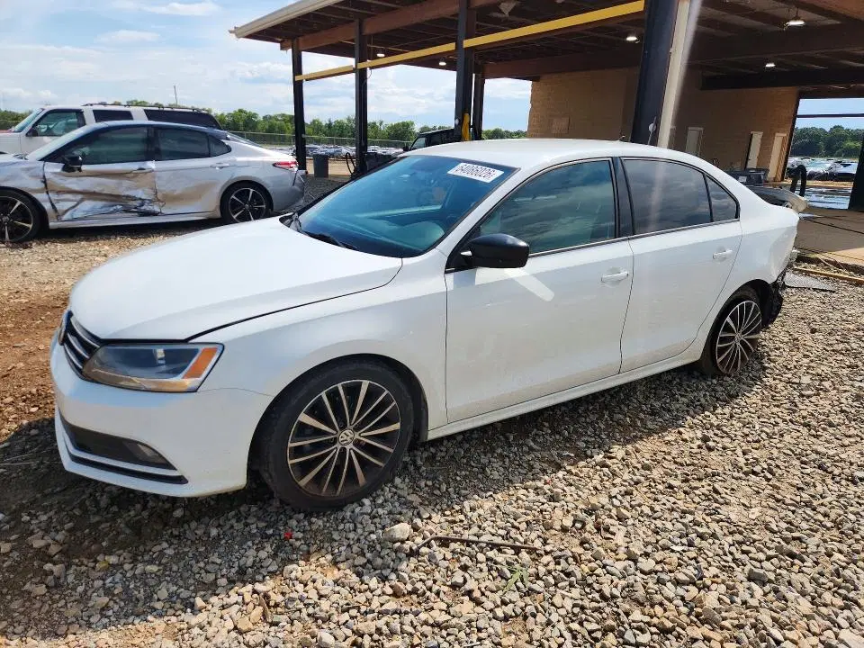 3VWD17AJ2GM415453 — 2016 Volkswagen Jetta, Задняя часть, фото до ремонта