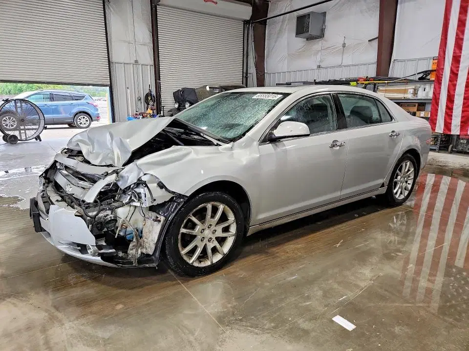 1G1ZG5E73CF253099 — 2012 Chevrolet Malibu, Передняя часть, фото до ремонта