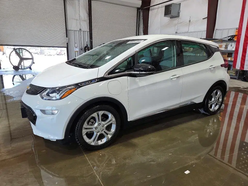 1G1FY6S00L4134936 — 2020 Chevrolet BOLT EV, Передняя часть, фото до ремонта