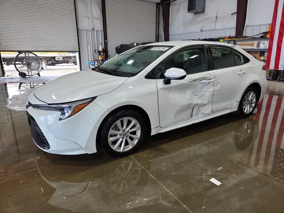JTDBCMFEXR3065072 — 2024 Toyota Corolla Hybrid, Боковая часть, фото до ремонта