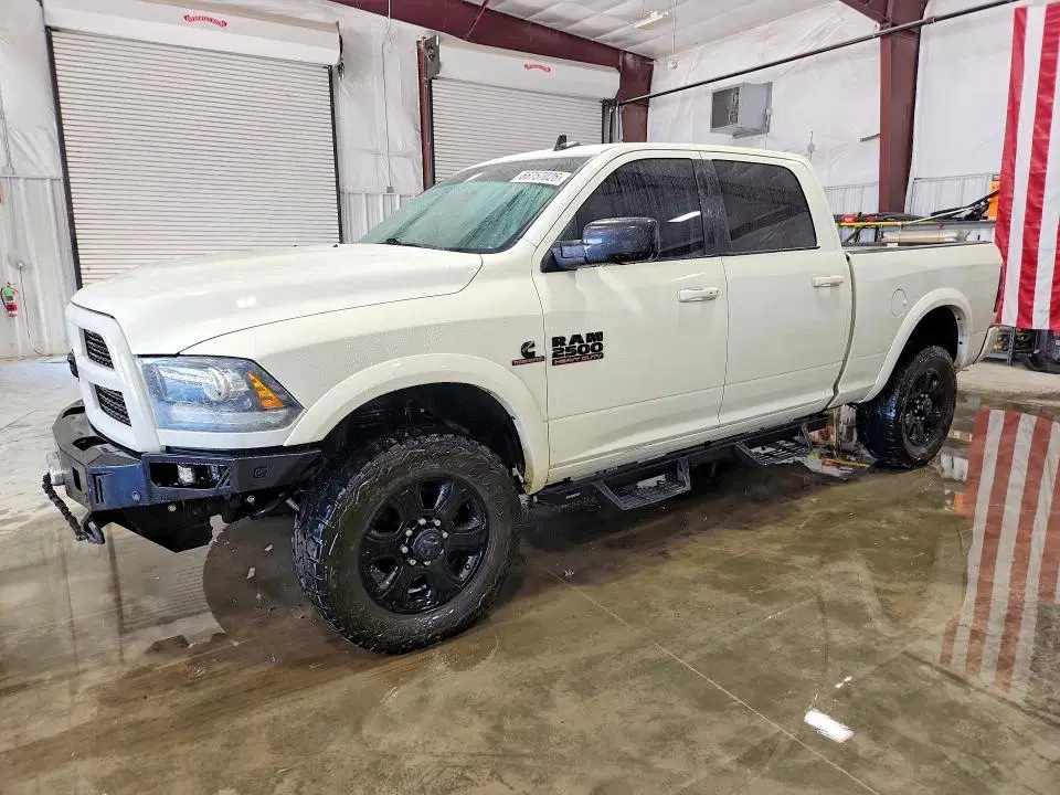 3C6UR5FL1GG252424 — 2016 RAM 2500, Подтопление, фото до ремонта
