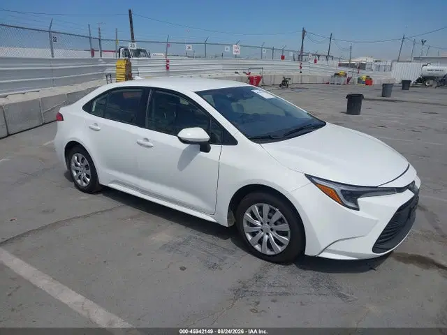 JTDBCMFE1S3093641 — 2025 Toyota Corolla Hybrid LE, Передняя часть слева (Left Front), фото до ремонта