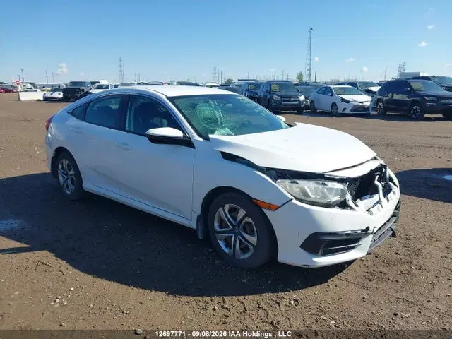 2HGFC2F5XJH026023 — 2018 Honda Civic LX, передняя часть, фото до ремонта