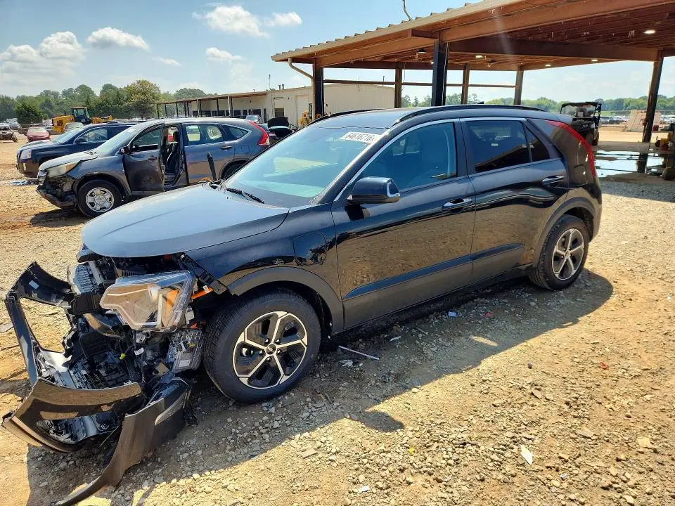 KNDCS3LF8S5253131 — 2025 Kia NIRO, Передняя часть, фото до ремонта