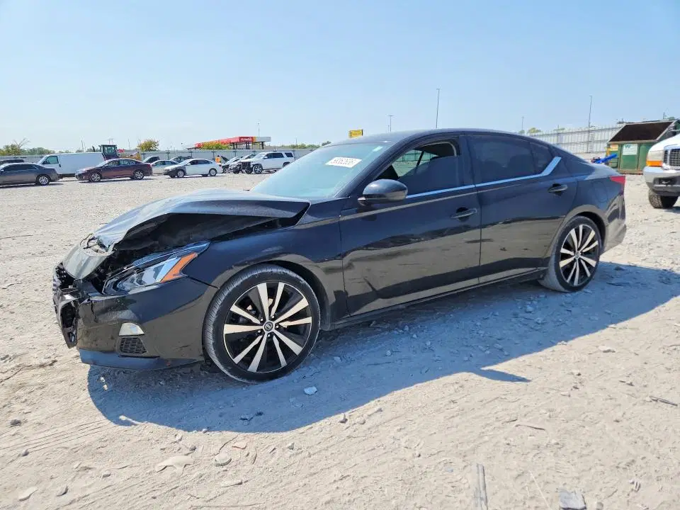 1N4BL4CV6KC173737 — 2019 Nissan Altima, Передняя часть, фото до ремонта