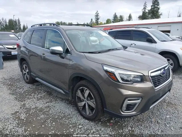 JF2SKAXC8MH469113 — 2021 Subaru Forester Touring, Задняя часть, фото до ремонта