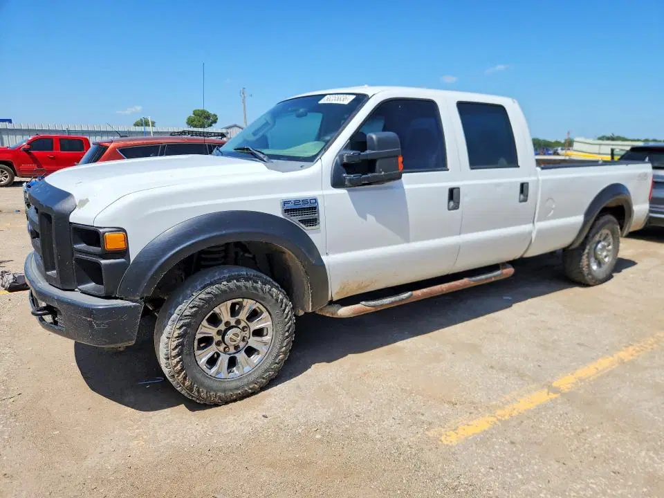 1FTSW21Y98EE22578 — 2008 Ford F250, Град, фото до ремонта