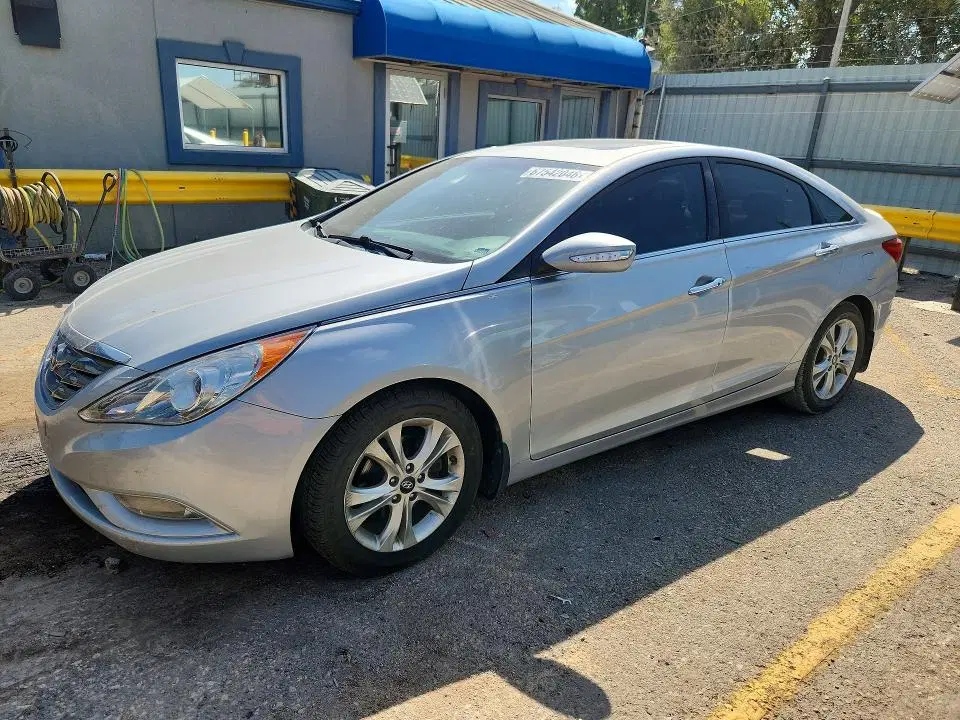 5NPEC4AC4DH794779 — 2013 Hyundai Sonata, Град, фото до ремонта