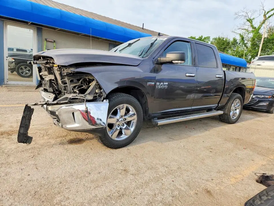 3C6RR7LT8GG183933 — 2016 RAM 1500, Передняя часть, фото до ремонта