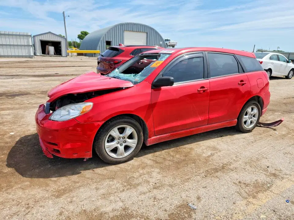 2T1KR32E03C060346 — 2003 Toyota Corolla Matrix, Передняя часть, фото до ремонта