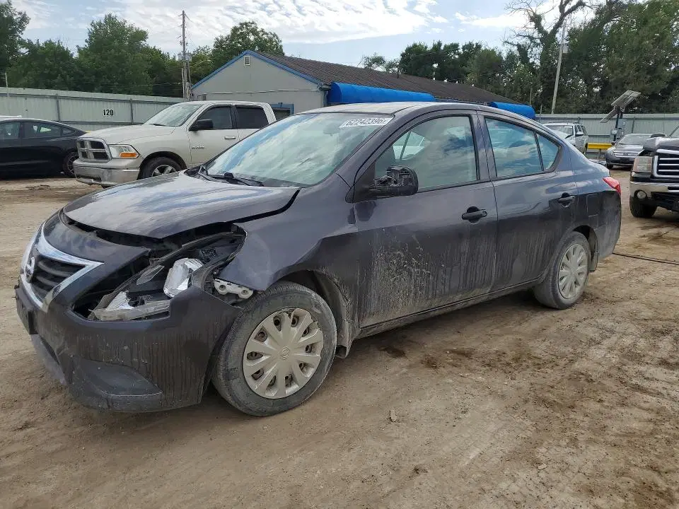 3N1CN7AP8FL836639 — 2015 Nissan Versa, Передняя часть, фото до ремонта