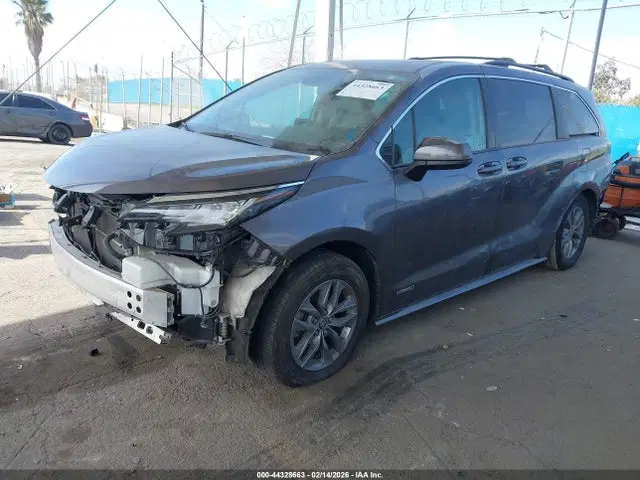 2021 Toyota SIENNA LE VIN 5TDBRKEC0MS073840 фото 2