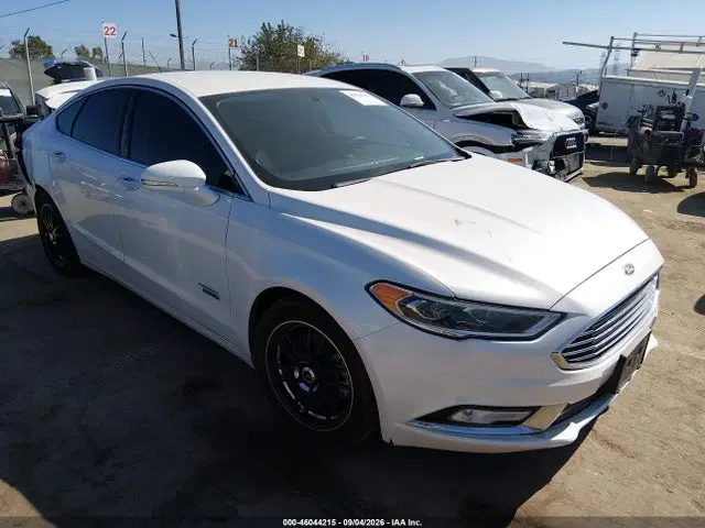 3FA6P0SU9JR186943 — 2018 Ford Fusion Energi Platinum/Titanium, Задняя часть, фото до ремонта