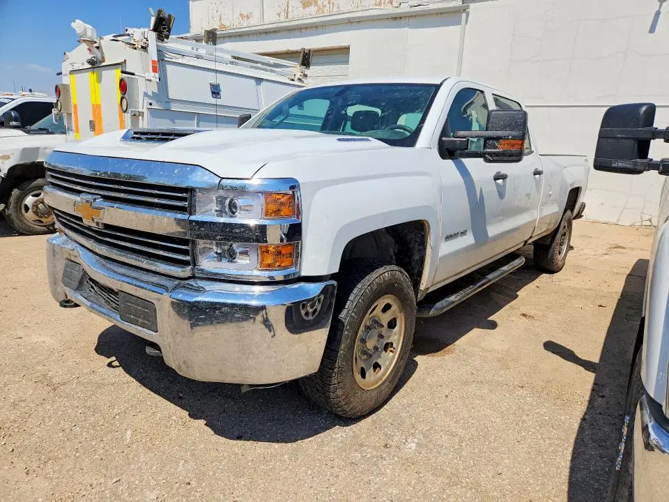 1GC4KYCYXJF219719 — 2018 Chevrolet Silverado, Передняя часть, фото до ремонта