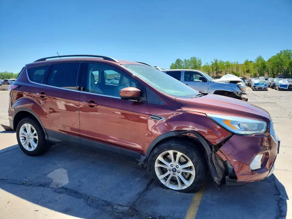 2018 Ford Escape VIN 1FMCU9HD9JUA71894 фото 4