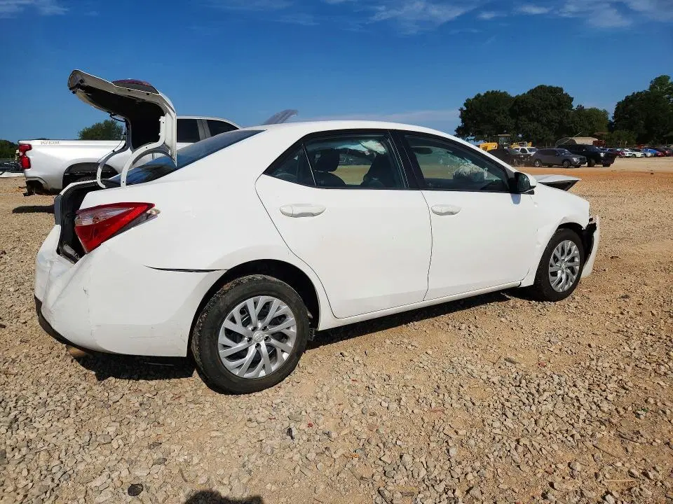 2018 TOYOTA COROLLA VIN 5YFBURHE5JP850201 фото 3