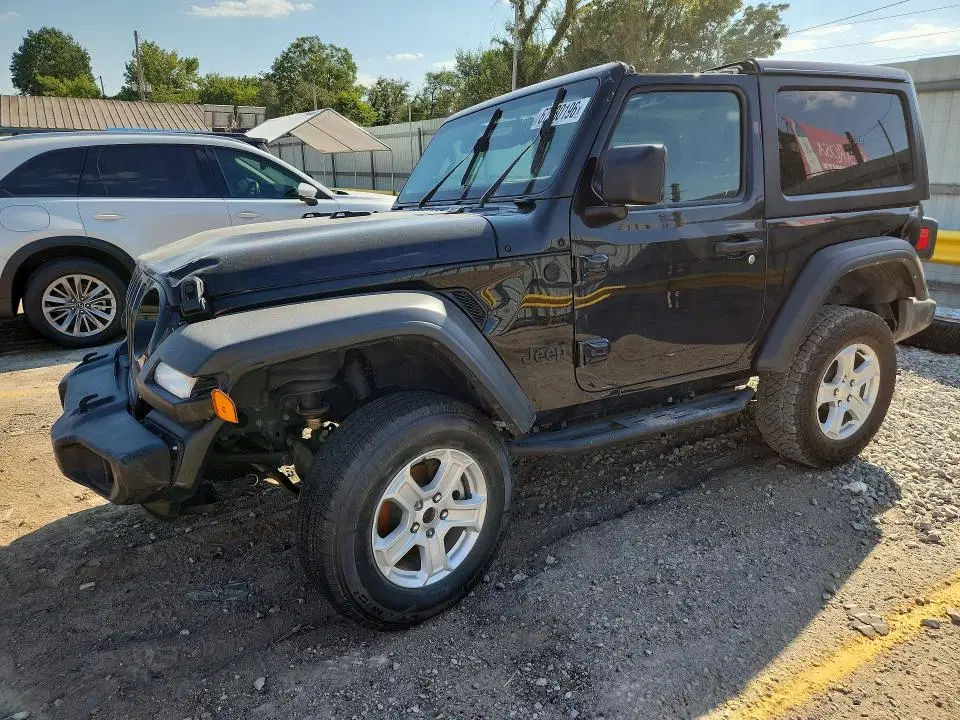 1C4GJXAN3MW765138 — 2021 Jeep Wrangler, Передняя часть, фото до ремонта