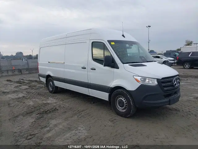 W1Y4KCHY0SP787819 — 2025 Mercedes-Benz Sprinter 2500, Задняя часть, фото до ремонта