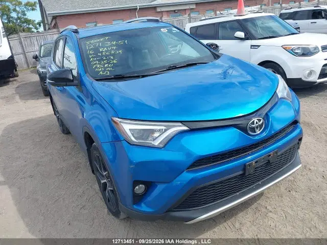 2T3JFREV8GW486834 — 2016 Toyota RAV4 SE, Град, фото до ремонта