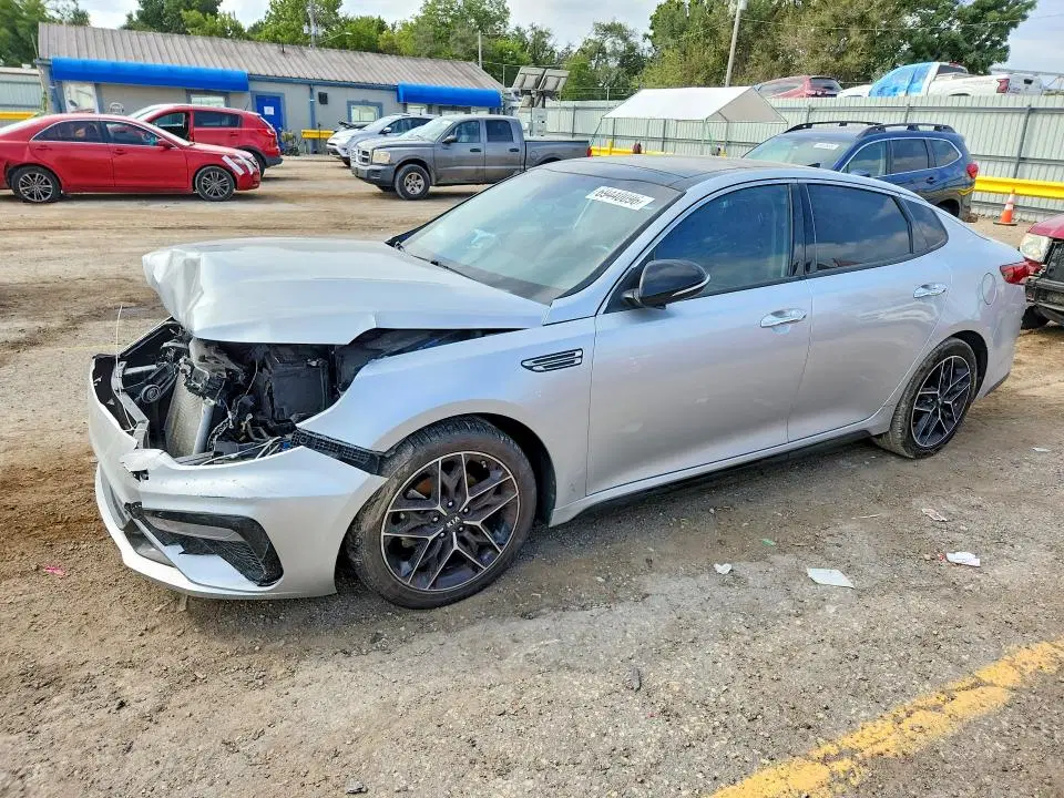 5XXGT4L3XLG443035 — 2020 Kia Optima, передняя часть, фото до ремонта