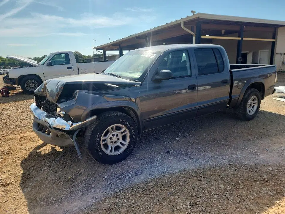 1D7HL48N04S643448 — 2004 Dodge Dakota, Передняя часть, фото до ремонта